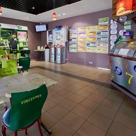 Relais Des 3 Pommes מלון באיו